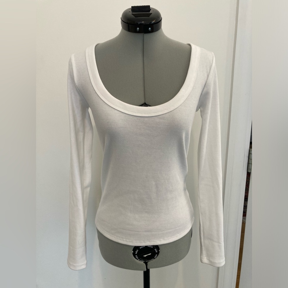 NWT Old Navy - Ribbed White Long Sleeve Tee